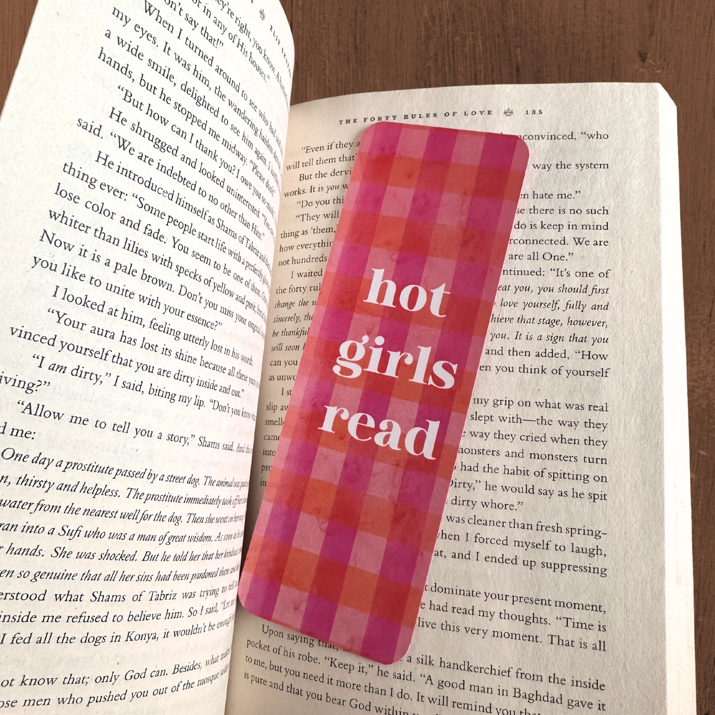 Hot Girls Read