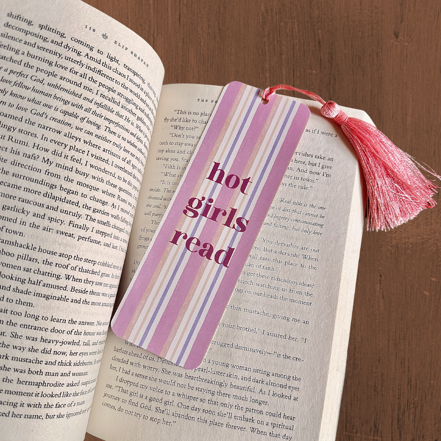 Hot Girls Read